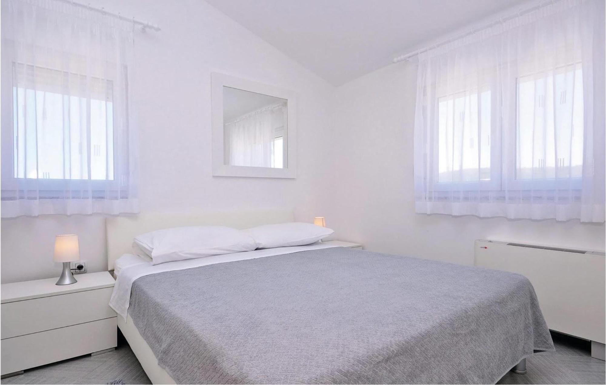 1 Bedroom Cozy Apartment In Бибинье Экстерьер фото