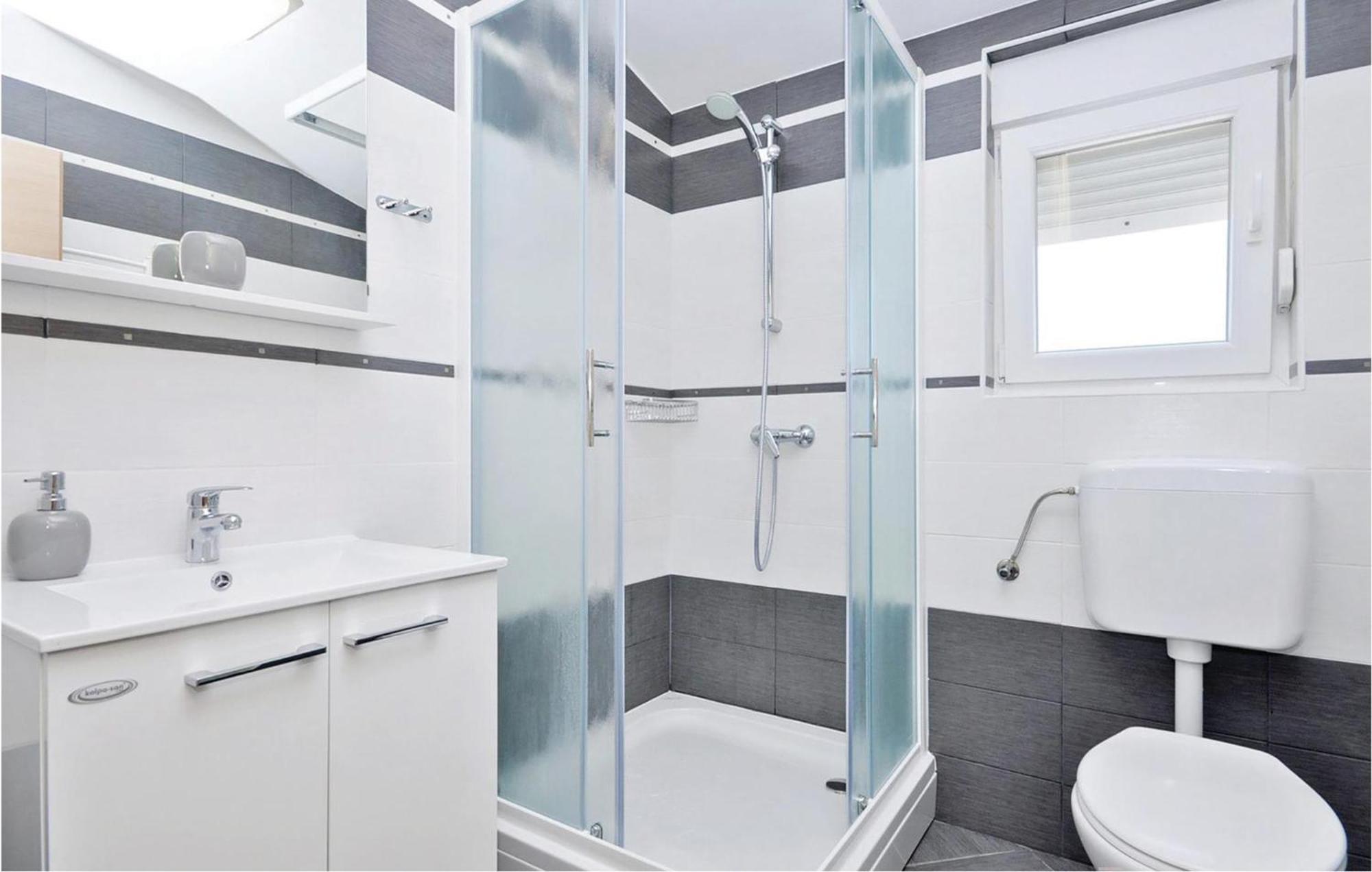 1 Bedroom Cozy Apartment In Бибинье Экстерьер фото