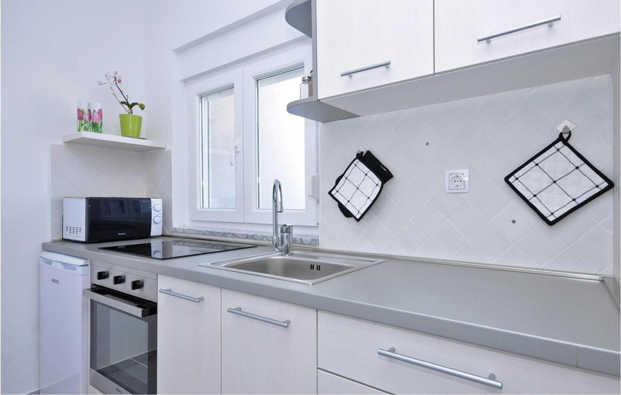 1 Bedroom Cozy Apartment In Бибинье Экстерьер фото